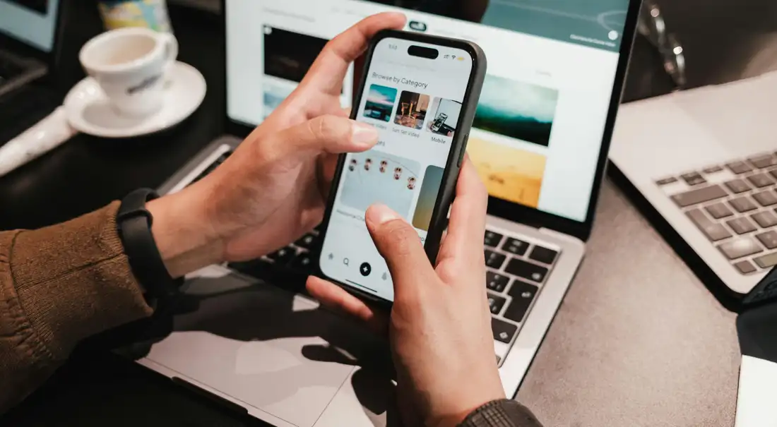 La conectividad digital en el Perú avanza con la expansión del Internet móvil, la fibra óptica y las redes 5G.