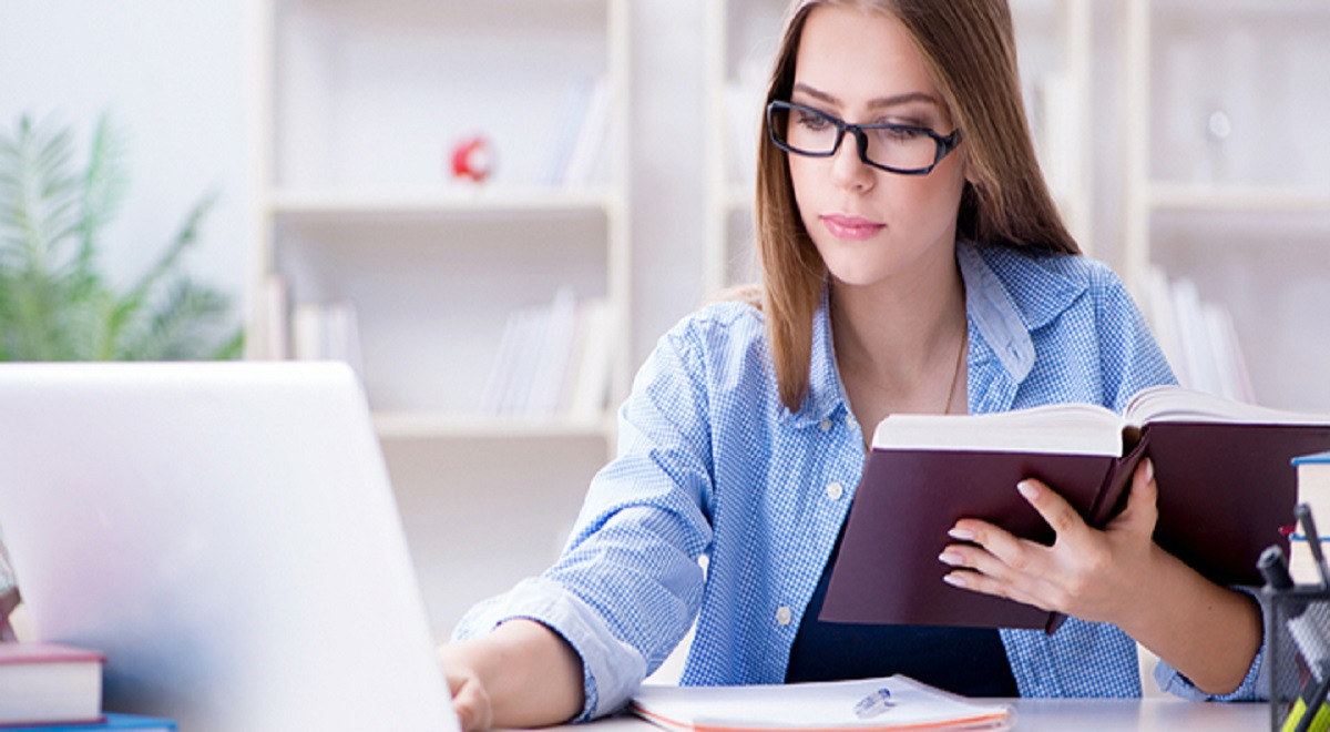 Certificados y posgrados cortos que puedes estudiar en menos de un año para potenciar tu currículum y acceder a mejores empleos