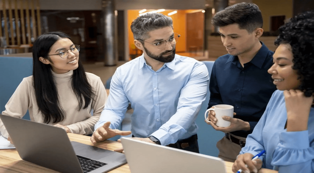 ¿Terminaste la secundaria?: conoce las claves para ganar experiencia y acceder a tu primer empleo juvenil ¿Terminaste la secundaria?: conoce las claves para ganar experiencia y acceder a tu primer empleo juvenil