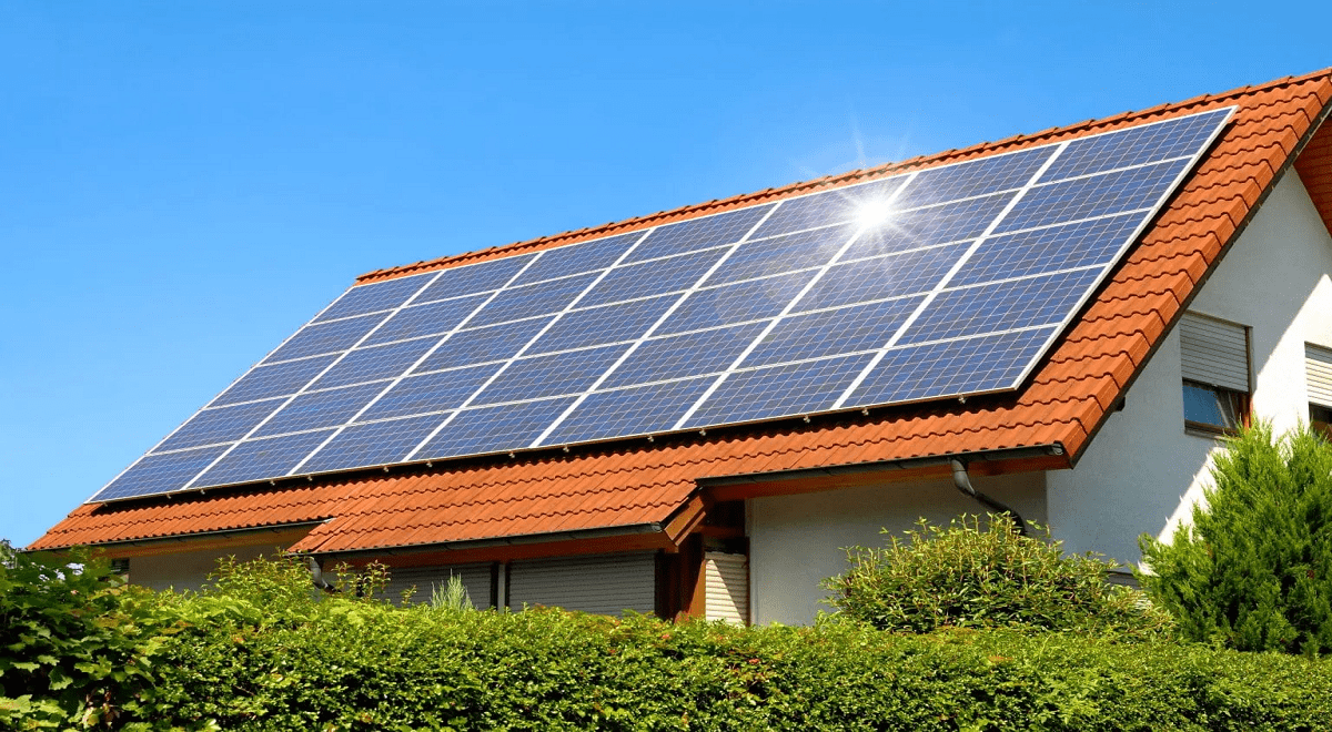 Paneles solares en casa: beneficios clave y cuánto puedes ahorrar en tu recibo de luz Paneles solares en casa: beneficios clave y cuánto puedes ahorrar en tu recibo de luz