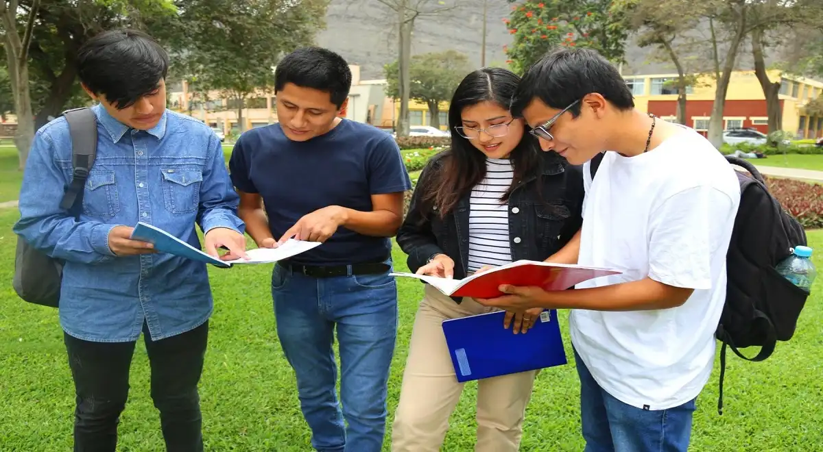 ¿Listo para la universidad? cinco señales que confirman que es el momento de empezar una carrera profesional ¿Listo para la universidad? cinco señales que confirman que es el momento de empezar una carrera profesional