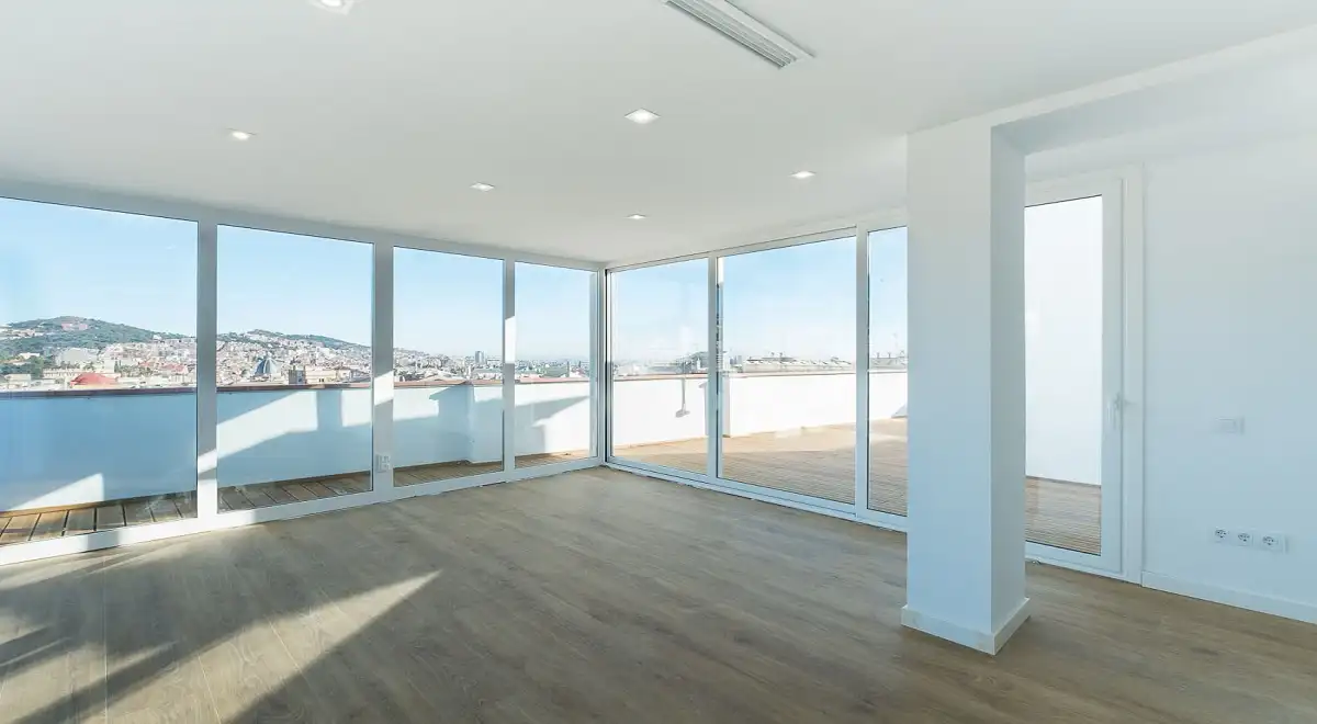 Luz natural vs luz artificial: cuál conviene para cada zona del hogar