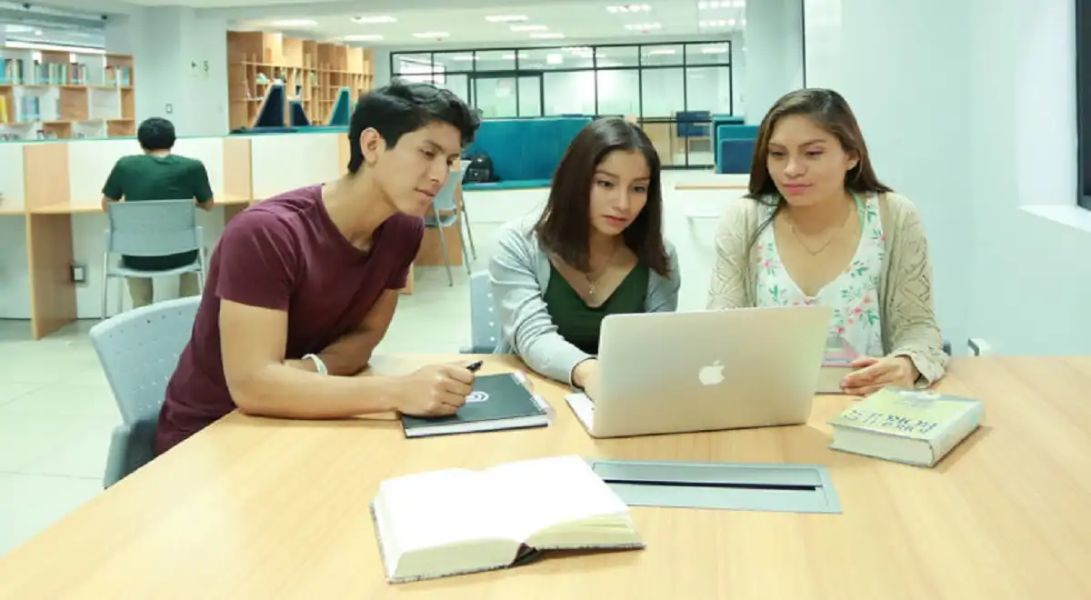 Formación universitaria en Perú: innovaciones y tendencias que marcan el futuro de la educación superior