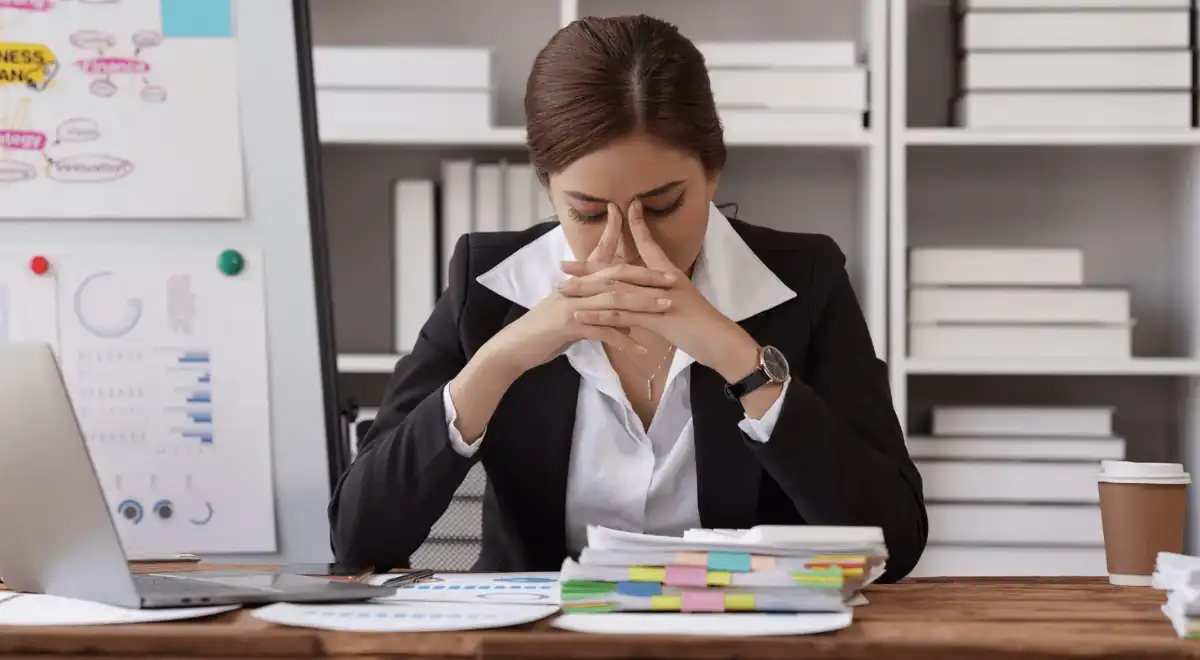 5 estrategias para afrontar el estrés causado por la carga laboral