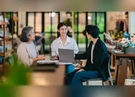 Emprender después de los 60: 5 consejos de la SBS para cuidar tu dinero