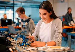 Tecnología en la educación superior: carreras innovadoras para el futuro