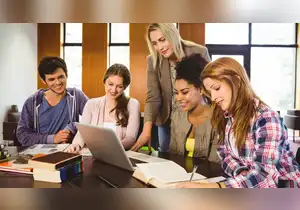 Solo el 1% de los jóvenes peruanos logró acceder a un posgrado entre 2014 y 2024: el sueño académico que pocos alcanzan