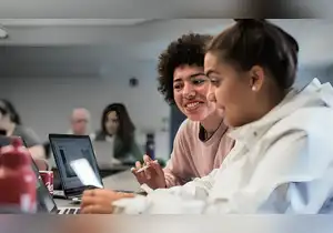 Sunedu plantea un nuevo reglamento para la educación universitaria, estableciendo requisitos para los programas en modalidad semipresencial y a distancia