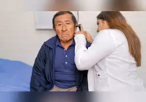 Mejoran atención a adultos mayores mediante formación en buen trato