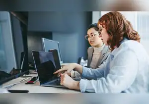 Mujeres en el mundo digital: más oportunidades, menos ingresos, mismas desigualdades