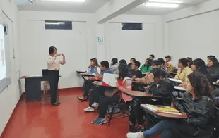 Potenciando el futuro laboral: taller de asesoría en búsqueda de empleo en el I.E.S.T.P Benjamín Franklin