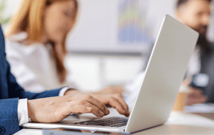Tener una maestría puede aumentar tu sueldo hasta en 53%