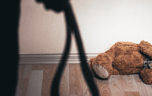 Maltrato infantil: científicos argentinos desarrollan método para detectarlo con solo una muestra de saliva