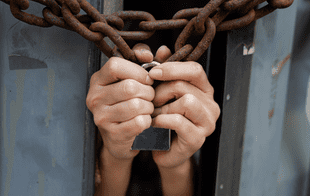 Trata de personas: la maquinaria criminal que gana US$ 236 mil millones a costa de miles de vidas que son invisibles para el mundo