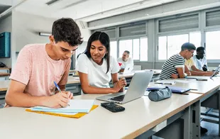 Perú: iniciativas que conectan a los jóvenes con el futuro laboral y educativo