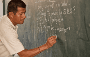 Día Mundial de los Docentes: Valoremos las voces de los docentes