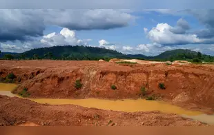 Alertan sobre avance de minería ilegal y piden mayor control de insumos en PERUMIN 37