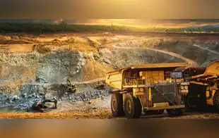 Inversiones mineras en riesgo por cambios en concesiones en Perú, advierte ALMA