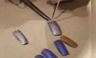 Crean uñas postizas biodegradables con algas y conchas marinas