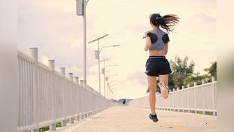 ¿Hacer deporte reduce el riesgo de padecer cáncer de mama?