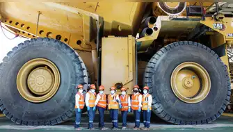 Ferreyros: Equipo femenino realizó mantenimiento de camión minero gigante Cat