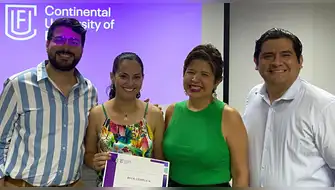 Continental University of Florida entregó becas a jóvenes migrantes