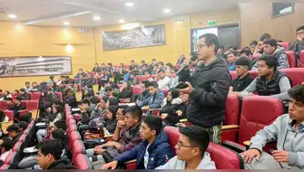 Alumnos de la UNC fortalecerán su formación profesional con el programa “De la industria a las aulas”