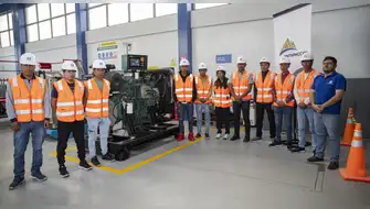 20 jóvenes de Espinar inician prácticas profesionales en Komatsu y Ferreyros en Lima