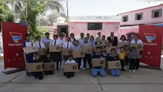 Petroperú premia con computadoras a colegios de Talara