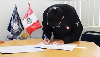 Colegio Santísimo Salvador y Proyecto Eco promueven sostenibilidad ambiental en estudiantes.