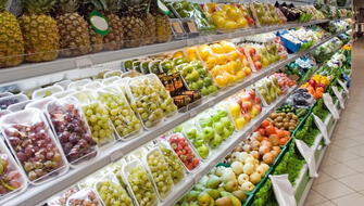 Casi mitad de alimentos del supermercado se envasan innecesariamente