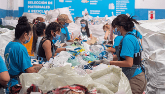 Recolectan 300 kilos de plástico y aparatos electrónicos en desuso