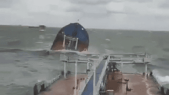 Rusia: accidente de barcos provoca terrible derrame de petróleo