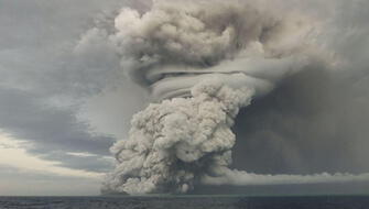 EE.UU.: Volcán submarino erupcionaría en el 2025