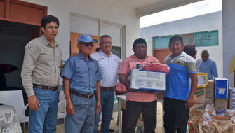 Pescadores reciben ayuda para afrontar afectación por los oleajes