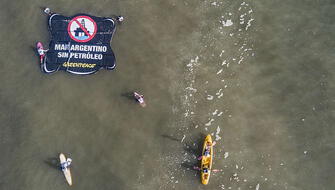 Ambientalistas exigen fin de la exploración de petrolera en el océano