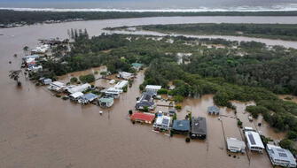 Australia: Inundaciones dejan tres muertos y 50.000 personas aisladas