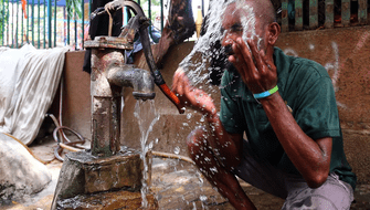 Mitad de la población mundial soportó un mes adicional de calor extremo