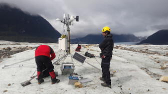 Revista científica dedica informe a Red Meteorológica en Glaciares