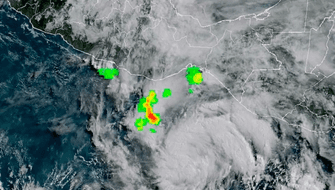 México en alerta por llegada de Tormenta Erick