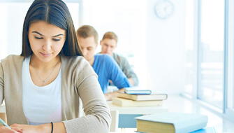 Test de orientación vocacional y simuladores de admisión: herramientas gratuitas para futuros universitarios