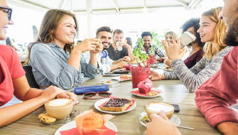 Nutrición inteligente: ¿cómo una buena alimentación potencia el aprendizaje en jóvenes universitarios?