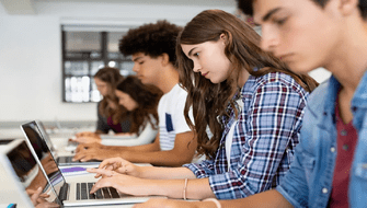 Posgrado en línea vs presencial: ventajas, desventajas y costos que debes considerar Posgrado en línea vs presencial: ventajas, desventajas y costos que debes considerar
