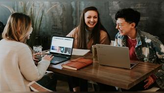 Minimalismo profesional: la tendencia con la que la Generación Z cambia las reglas del éxito laboral Minimalismo profesional: la tendencia con la que la Generación Z cambia las reglas del éxito laboral