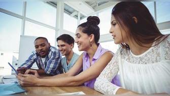 Cada programa de doctorado tiene requisitos de admisión específicos que debes cumplir.