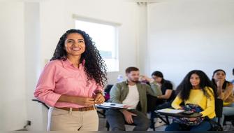 Los estudiantes pueden desarrollar esta competencia al asumir roles de responsabilidad.