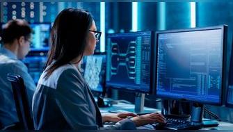 Las carreras tecnológicas que dominarán la próxima década según expertos en educación Las carreras tecnológicas que dominarán la próxima década según expertos en educación