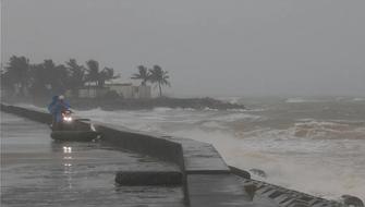 Vietnam en alerta máxima por llegada de furioso tifón Kalmaegi