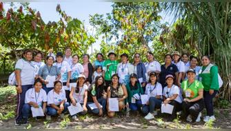 Raíces de liderazgo: 25 mujeres cacaoteras de la Amazonía impulsan el desarrollo sostenible con cero deforestación