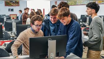 Programas de posgrado que facilitan la residencia en Europa y Norteamérica